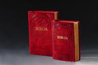 jfordts aranymetszetes, puha fedeles,vaknyomsos br biblia, kzepes s nagy mretben, antikolt piros sznben